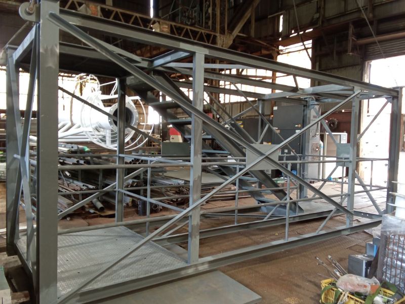 積上げ式昇降階段ユニット（造船所内設備）